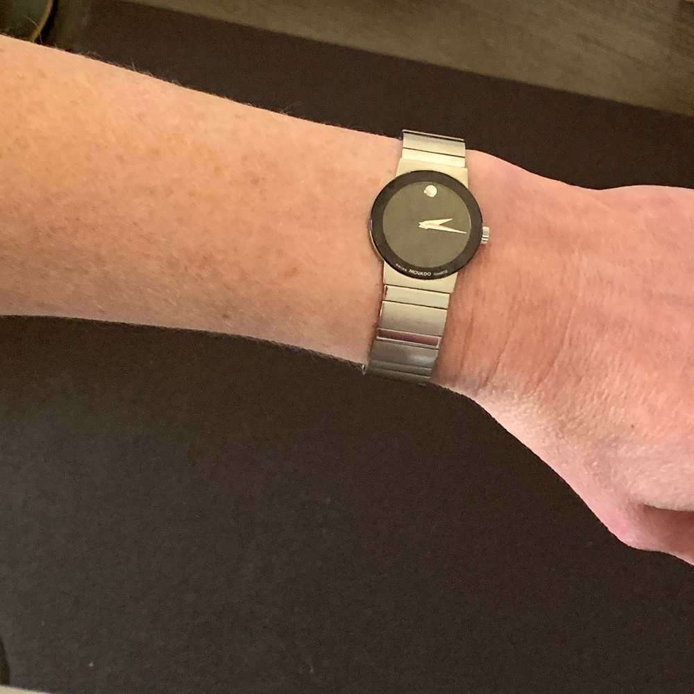 EUC MOVADO Classic Stainless Steel watch (28mm) - Picture 4 of 15